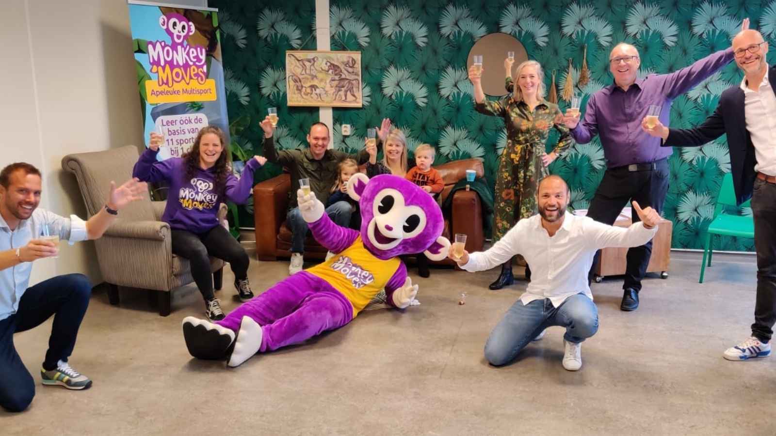 Starten als franchisenemer bij Monkey Moves 2 - Voordat ik de eerste Monkey Moves lessen mag gaan geven aan de apekoppies in de regio Deventer, moest ik eerst een opleiding volgen. Samen met mijn collega’s uit Gouda, Purmerend en Enschede begon ik begin november aan deze opleiding. De eerste dag be