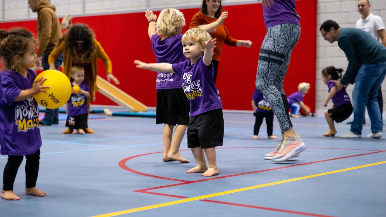 De motorische ontwikkeling van jouw kind - De motorische ontwikkeling van kinderen, het is een veelbeschreven onderwerp in diverse media de laatste tijd. Iets wat je veel leest is dat kinderen in verhouding minder bewegen dan vroeger en hierdoor motorisch minder vaardig zijn. Een 