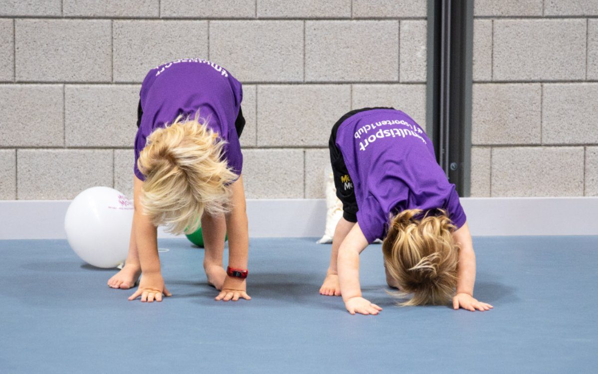 Waarom multisport zo belangrijk is voor beweegwijsheid bij kinderen - Waarom is multisport goed voor kinderen? Ontdek hoe verschillende sporten helpen bij beweegwijsheid, plezier, zelfvertrouwen en brede motorische ontwikkeling.
