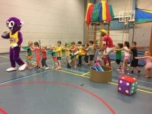 In de polonaise met Apie! 3 In de polonaise met Apie! 3